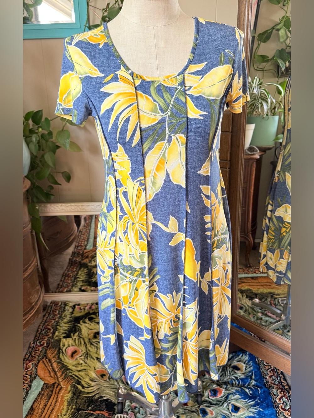 Sami & Jo Petite Short-Sleeve Seamed Tropical A-Line Dress, size PL